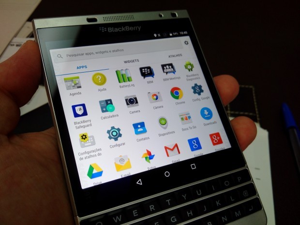 BlackBerry - بلک‌ بری سیلور ادیشن با اندروید