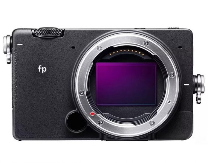 سیگما fp کوچک‌ترین دوربین فول‌فریم بدون آینه دنیا